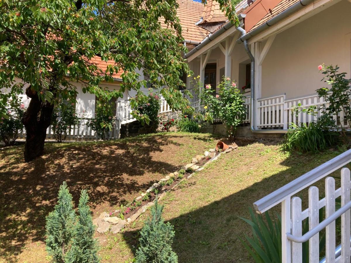 シュメグ Fogado A Ket Toelgyfahoz Bed & Breakfast エクステリア 写真